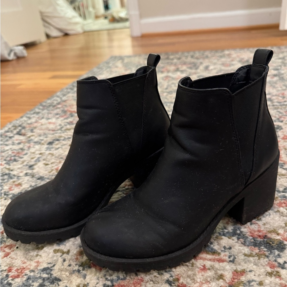 Dirty Laundry Black Ankle Booties with Chunky Heel